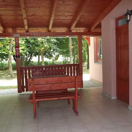 Sarkany Apartman, Sarkany Wellness Es Gyogyfuerdo Nyirbator